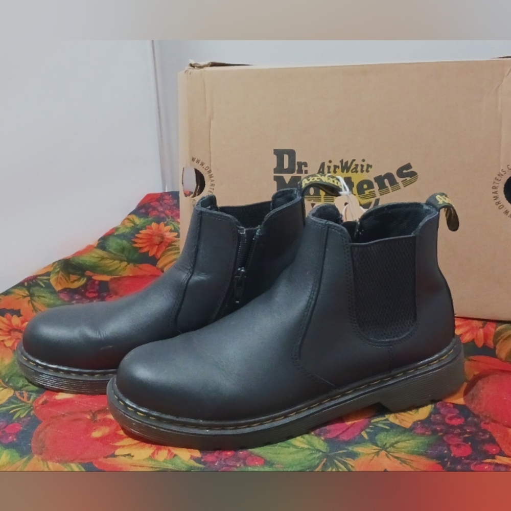 Dr. Martens Chelsea Boots